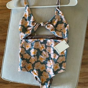 ACACIA Indies New Mahalo size Medium NWT